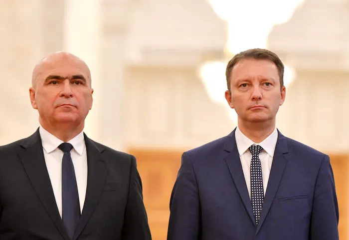 SURSE Programul Guvernului Mureșan: TAROM, spre privatizare, restructurări în Poliție și companiile de stat. OECD, TVA de 19% și indexarea salariului minim nu apar în forma obținută de Mediafax