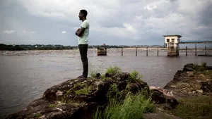 Dezastru pe fluviul Congo: Cel puţin 60 de persoane au murit şi alte 240 sunt date dispărute în urma unui accident naval