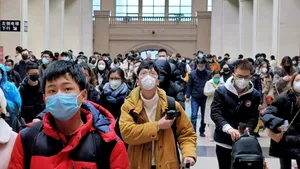 12 muncitori chinezi care lucrează la o fabrică din judeţul Buzău au fost izolaţi la domiciliu când s-au întors la în România