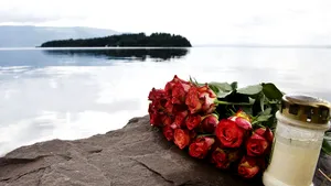 Cadavrele victimelor de pe insula Utoeya, transferate la morgă în vederea autopsiilor