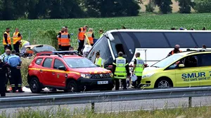 Trei ucraineni au murit după ce un autocar a intrat într-un șanț în Franța
