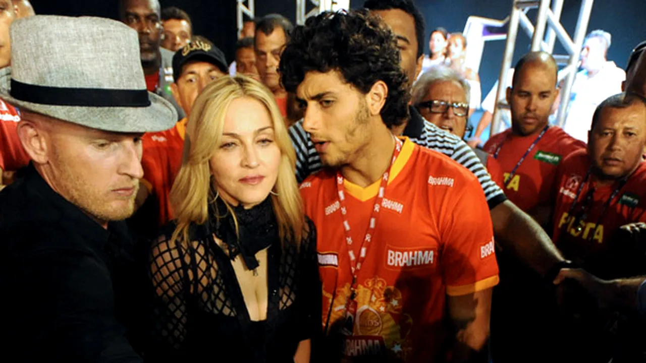 Madonna se distrează cu Jesus Luz la Carnavalul din Rio - FOTO