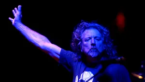 Led Zeppelin porneşte în turneu fără Robert Plant (Galerie Video)