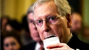 Cum a devenit laptele subiect de discuţie în timpul procesului pentru demiterea lui Donald Trump