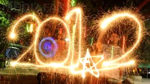 Lumea a lăsat deoparte crizele şi conflictele pentru a sărbători începutul lui 2012 - GALERIE FOTO