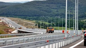 Bolojan: Peste 40 km din Autostrada Transilvania, între Cluj și Zalău, vor fi deschiși până la 1 decembrie