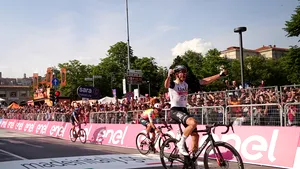 McNulty câştigă etapa a 15-a din Giro la sprint, Armirail îşi păstrează poziţia de lider