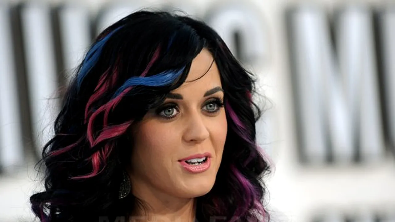 Katy Perry îşi lansează o linie de make-up împreună cu brand-ul CoverGirl