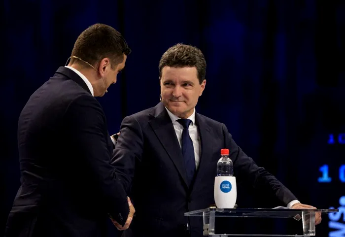 Alegeri prezidențiale turul doi. Rezultate parțiale: Nicușor Dan este matematic noul președinte al României / 54,08% – 45,92% / Diferență de 893.000 de voturi cu sub 733,000 voturi de numărat
