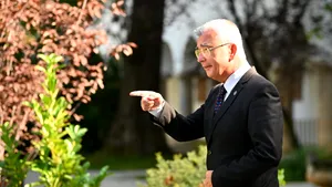 DECLARAȚII Peiu vede USR sub 5% și SENS în Parlament. Despre SENS: „Gen de Die Linke. O stângă asumat marxistă”