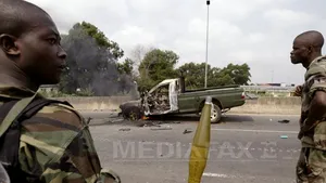 ONU şi Franţa bombardează ultimele bastioane ale preşedintelui Laurent Gbagbo, la Abidjan