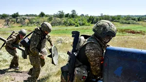 Războiul din Ucraina, ziua 896. Incursiune ucraineană în regiunea Kursk: stare de urgenţă în regiunea rusă / Şefa Comisiei pentru apărare a Parlamentului European solicită o mai bună echipare a avioanelor ucrainene F-16 / Rusia construieşte un nou pod în Crimeea / Legea marţială şi mobilizarea în Ucraina, prelungite