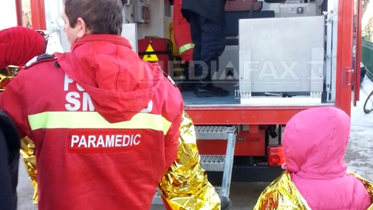 Elevi de la o şcoală din Ilfov, preluaţi de SMURD după ce s-ar fi intoxicat cu vapori de clor. Ponta cere sancţionarea vinovaţilor. Poliţia a deschis o anchetă