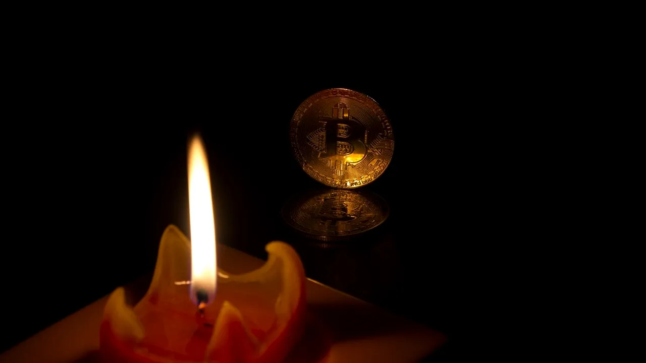 Bitcoin în cădere liberă. Criptomoneda a pierdut tot ce a câştigat anul trecut şi este la minimul ultimelor 16 luni