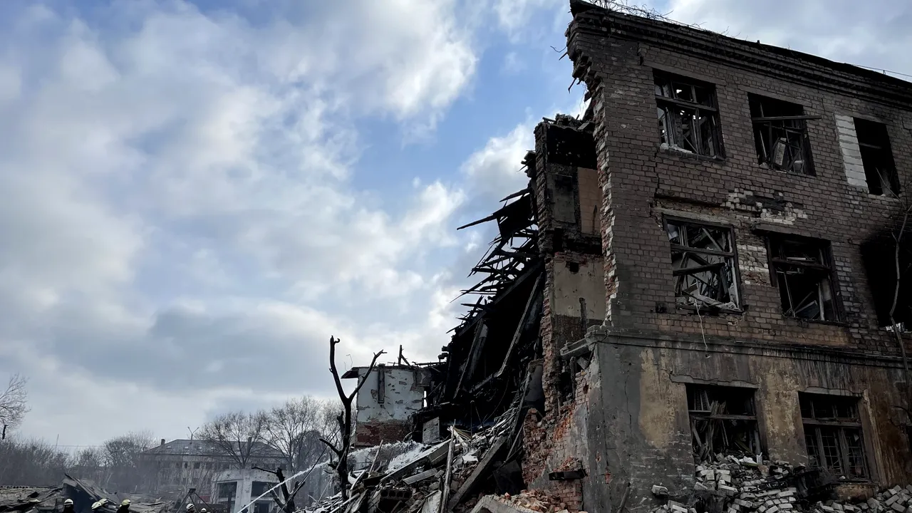 Kiev, un oraş înconjurat de ruşi: distrugeri semnificative în Makariv, un sat aflat la 50 de kilometri vest de capitală