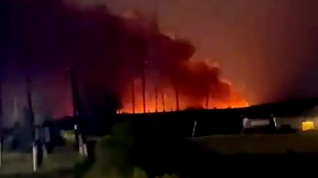 Incendiu puternic la un depozit de muniţie din Rusia, în apropiere de graniţa cu Ucraina. Locuitorii au fost evacuaţi