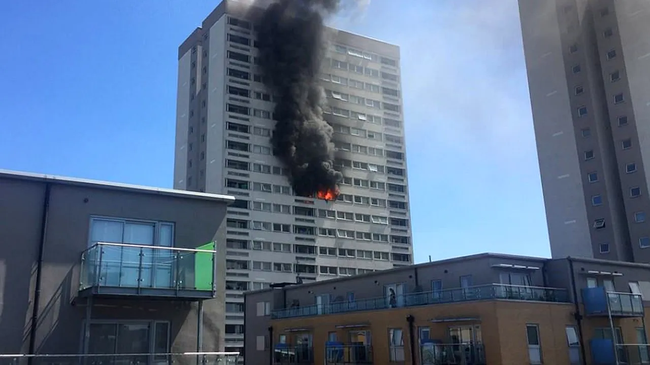 Incendiu de amploare într-un imobil din estul Londrei | VIDEO