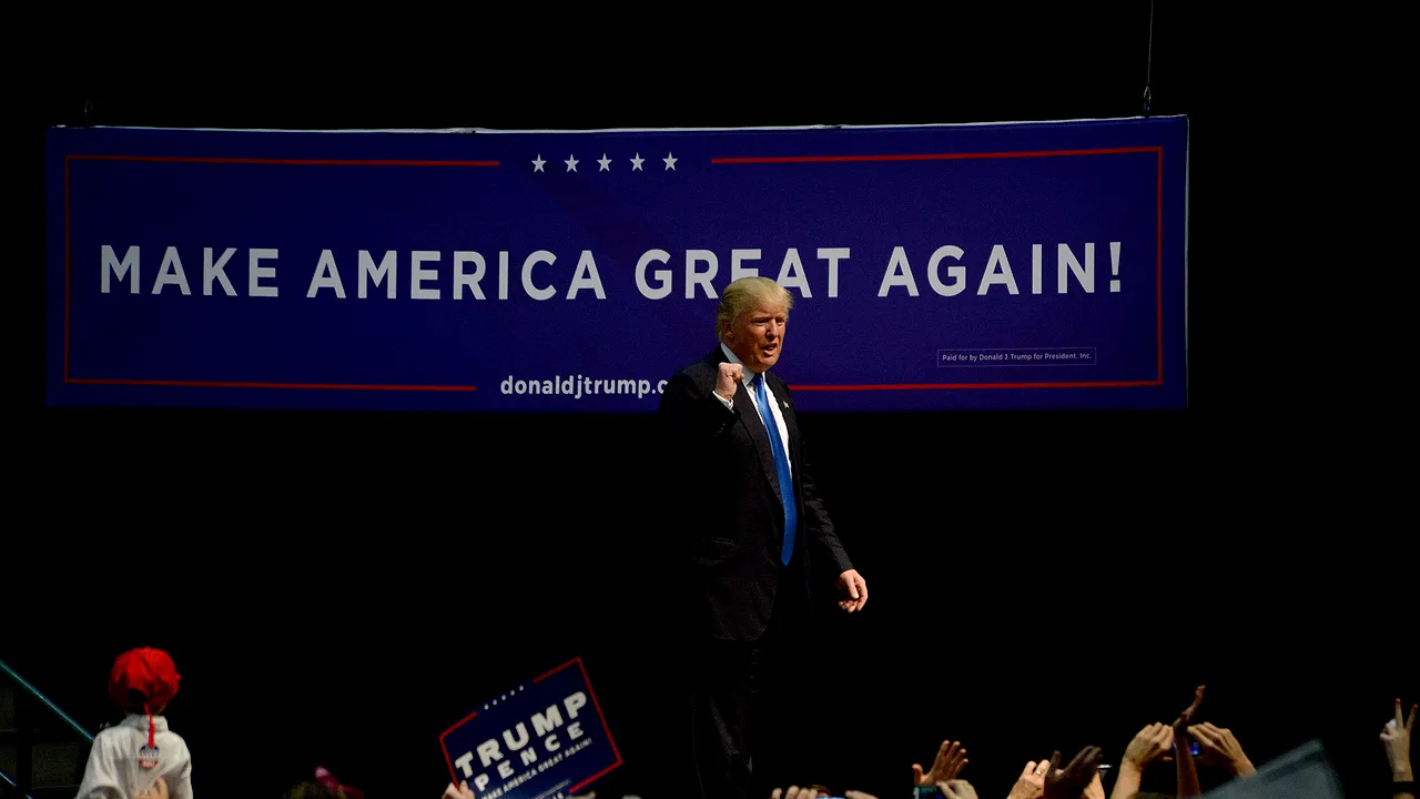 The New York Times: Analist acuzat că a minţit despre contacte ale echipei lui Donald Trump cu Rusia, arestat în SUA