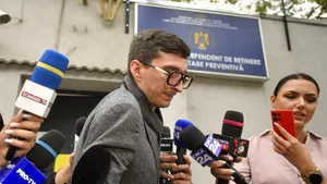 „Toți se vând pentru bani! ” / „Câți dintre ăștia cărora le-ai dat banii vor merge să voteze?” - cum a dat Bogdan Peșchir bani pe voturi pentru Călin Georgescu