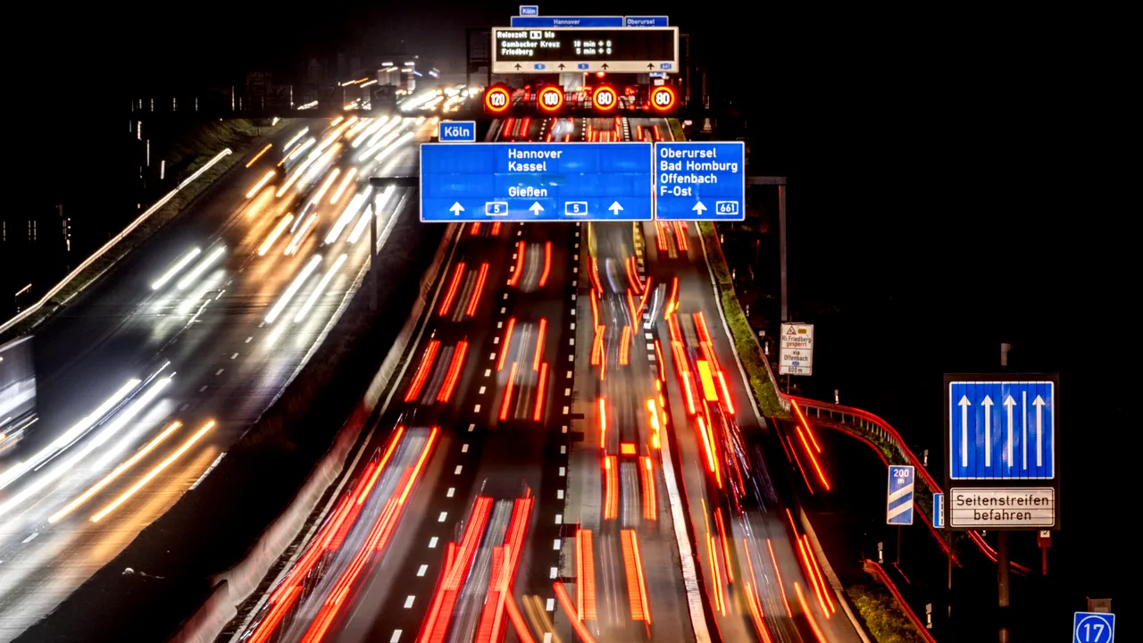 Dezbatere în Germania în privinţa unei limite de viteză pe autostradă pentru reducerea emisiilor. Ce spune ministrul Transporturilor