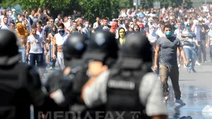 Peste 20 de răniţi în urma unor ciocniri între poliţie şi manifestanţi, în Macedonia