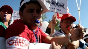 Protest al sindicaliştilor la Ministerul Sănătăţii: Închideţi spitalele, deschideţi cimitirele!