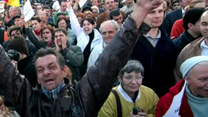 În Piaţa Universităţii este autorizat sâmbătă numai un spectacol pentru pensionari