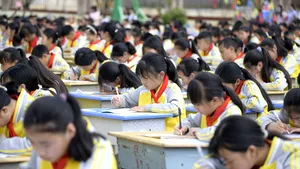 China permite trei copii per familie. Rata de fertilitate a ajuns la nivelul celor mai îmbătrânite societăţi din lume, precum Italia şi Japonia