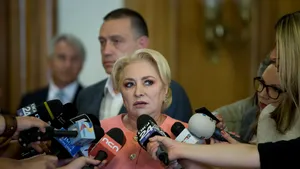 Răspunsul Vioricăi Dăncilă când a fost întrebată dacă au fost oferite sume de bani parlamentarilor pentru a susţine Guvernul - VIDEO