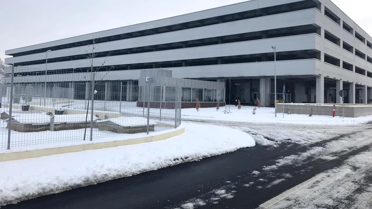 Parcare de 660 de locuri din România, ocupată zilnic de doar 19 maşini. Cum s-a ajuns aici | VIDEO