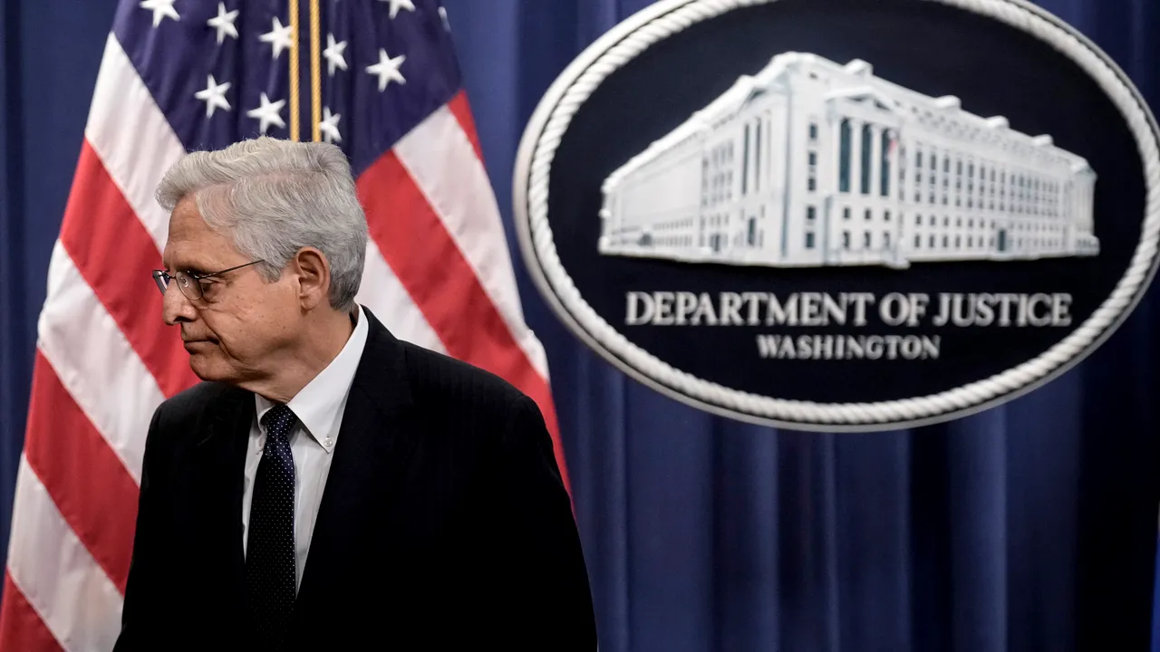 Departamentul Justiţiei vrea clasificarea unor informaţii despre percheziţia în reşedinţa lui Trump