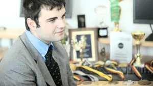 IONUŢ BUDIŞTEANU a câştigat marele premiu la concursul de cercetare Intel ISEF din SUA. Românul a primit 75.000 de dolari pentru un PROIECT INEDIT