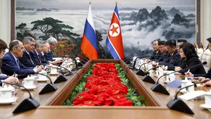Ministrul de externe nord-coreean vizitează Rusia, după acuzaţiile privind cooperarea militară