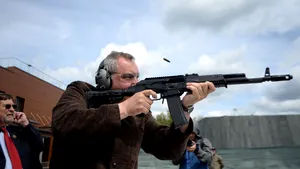 MAE confirmă: Avionul vicepremierului rus, care trebuia să ajungă în Republica Moldova, nu a primit autorizaţia de a survola România / Dmitri Rogozin acuză autorităţile române: Aşteptaţi-vă la o ripostă, ticăloşilor! /Igor Dodon acuză un deputat român