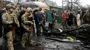 Războiul din Ucraina, ziua a 46-a. Volodimir Zelenski: Ucraina este pregătită pentru o bătălie dură cu forţele ruseşti care se adună în estul ţării. Noi gropi comune şi cadavre pe străzi ies la iveală. Procuratura: 1.222 de morţi în zona Kiev. Ruşii, acuzaţi de 4.200 de încălcări ale legilor de război