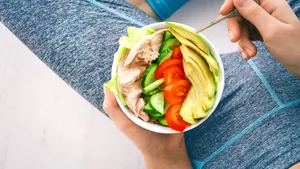 Dieta 30-30-30, ultima tendinţă alimentară: cum funcţionează. Cu ce este ideal să înlocuieşti cafeaua şi croissantul la micul dejun