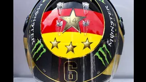 FIFA vrea să-i interzică lui Rosberg să poarte casca dedicată succesului Germaniei la CM