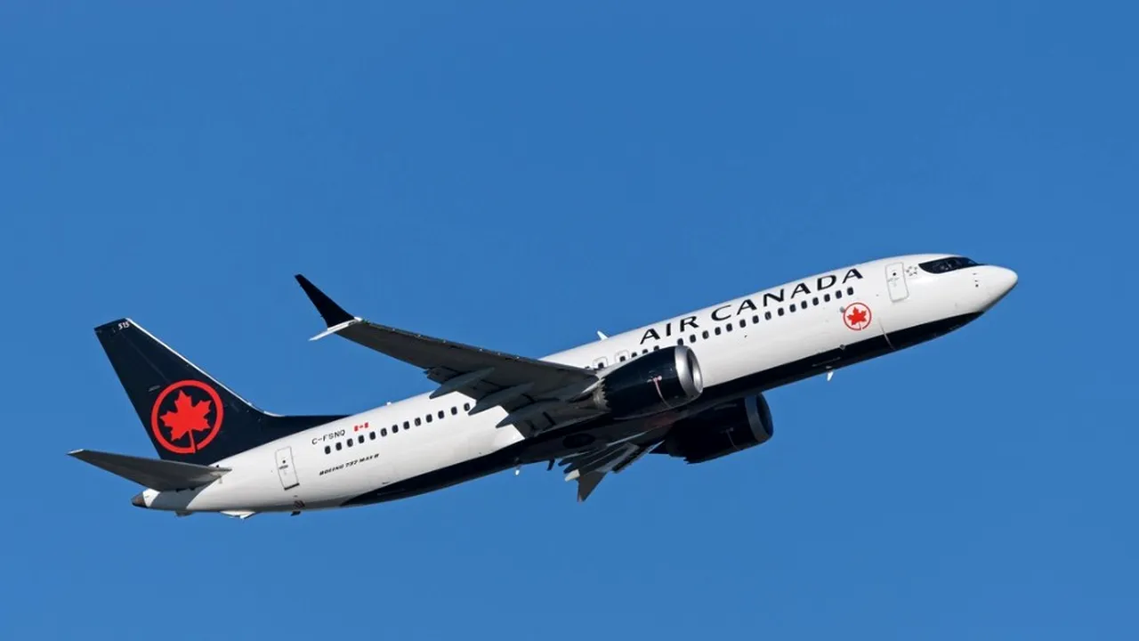 Avionul Boeing 737 MAX revine pe cer după ce a lipsit aproape 2 ani, din cauza accidentelor din 2018 şi 2019