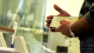 Depozitele firmelor şi ale populaţiei au urcat cu 40,1%