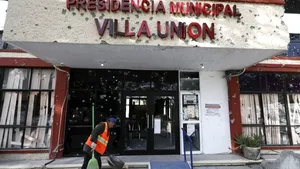 Masacru într-o primărie din Mexic: Zeci de persoane au murit în urma unui schimb de focuri între poliţie şi traficanţii de droguri. FOTO, VIDEO