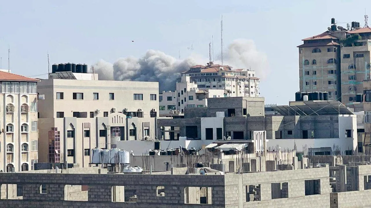 Cel puţin un mort şi mai mulţi răniţi în urma unei explozii puternice în Fâşia Gaza/ Israelul nu este implicat
