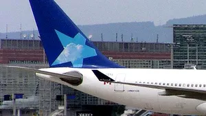 Pasageri ai unei curse aeriene, blocaţi la sol în avion vreme de şase ore, în Ottawa 