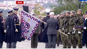 Preşedintele ceh Petr Pavel a lovit cu steagul în cap un gardian

