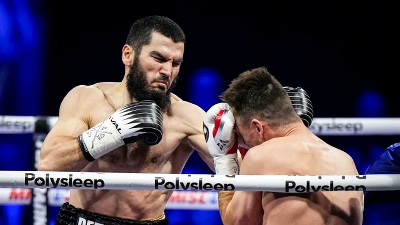 Boxerul Artur Beterbiev este noul rege la categoria semigrea. L-a învins la puncte pe Dmitry Bivol, pe jumătate român

