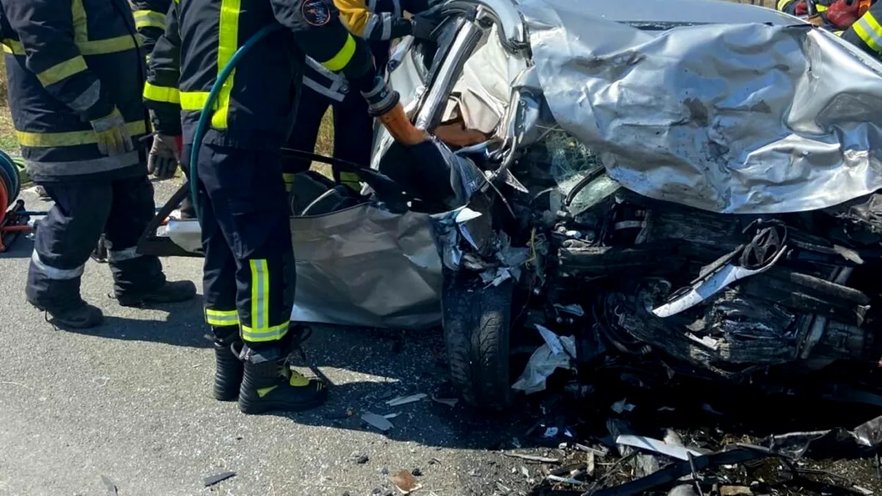 Accident grav în județul Arad. Două persoane au murit și alte patru au fost rănite