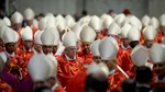 Fumul Conclavului papal întârzie fără explicații oficiale