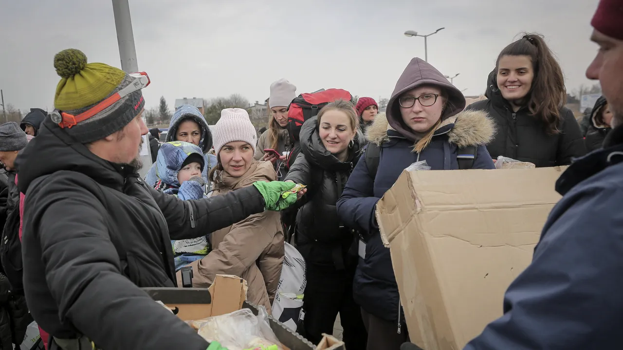 Peste 400.000 de ucraineni strămutaţi din cauza războiului trăiesc la Kiev