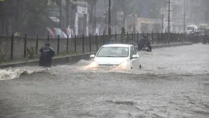 Cel puţin 13 persoane au murit la Mumbai după ce un zid s-a prăbuşit din cauza ploilor abundente