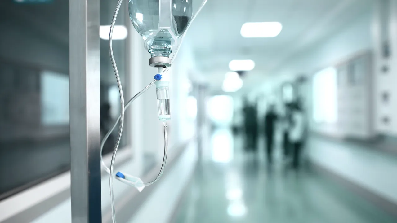 Un ambulanţier a suferit un atac vascular cerebral în tura de noapte