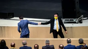 COMENTARIU Sorin Avram: DNA să meargă să îi ia! De la congresul PNL